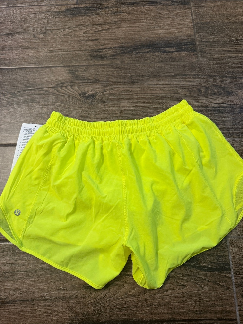 Lululemon Hotty Hot LR Short. 4in. HIYE. NWT. 8. - Picture 2 of 5